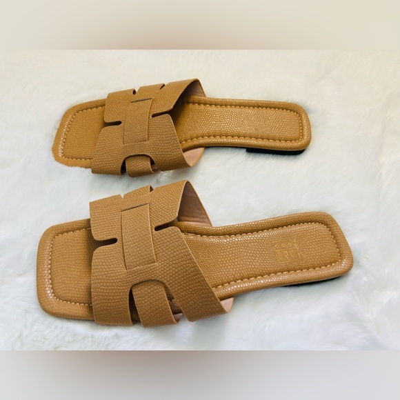 Shoes - Trendy Everyday Womens Square Toe - Fashionable & Comfortable - Easy Slip